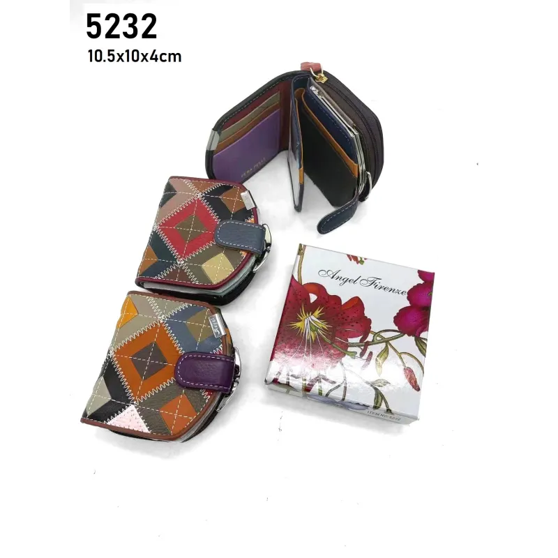 REF:5232 / CARTERA DE PIEL CON RETAZOS